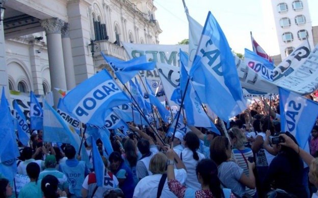 El Sadop celebró paro de la CGT y pidió "la continuidad del plan de lucha"
