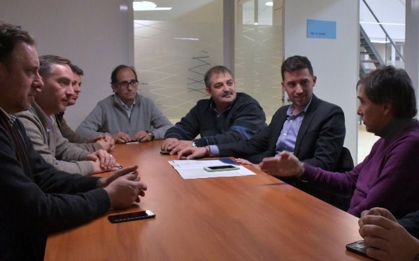 Dirigentes de Quilmes se reunieron con el Defensor del Pueblo de la Provincia