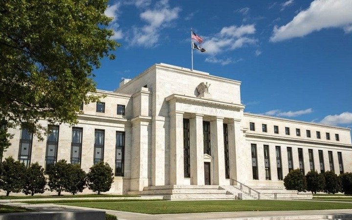La Reserva Federal subió las tasas de referencia de 1,75 al 2%