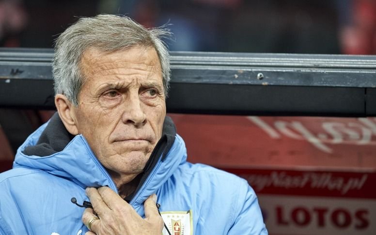 Tabárez habló sobre Cúper en conferencia de prensa