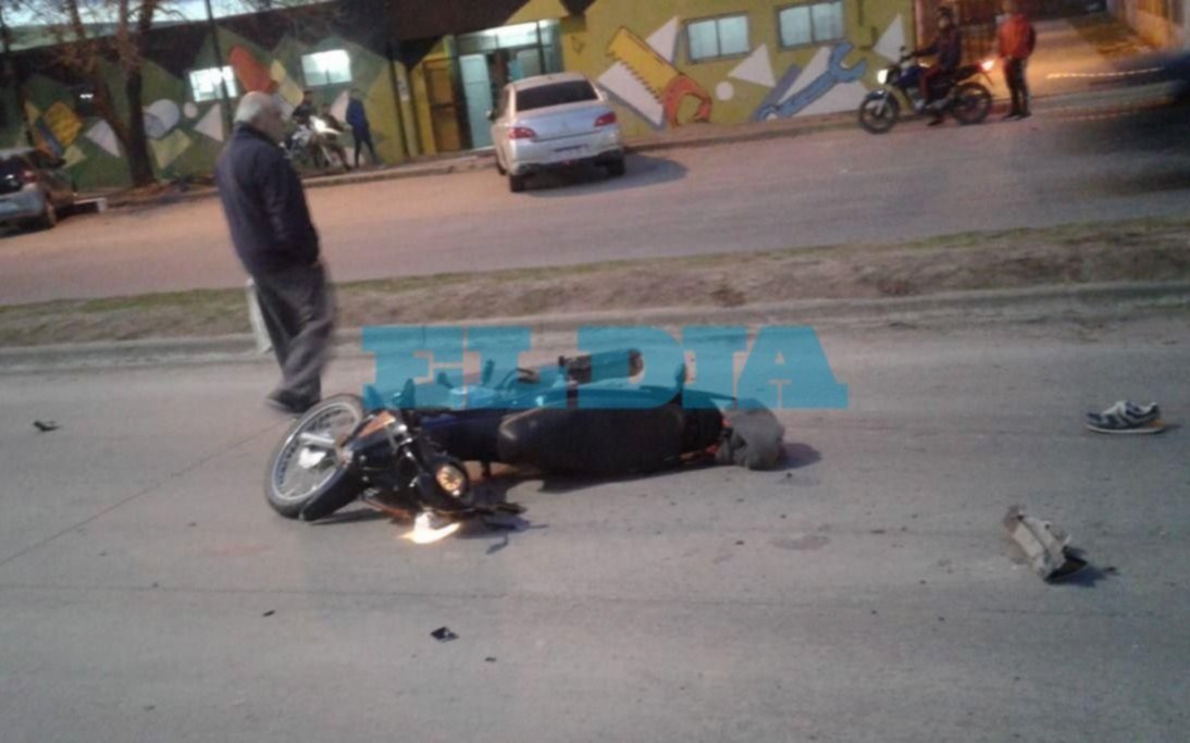 Dos nenes con pronóstico reservado tras ser atropellados por una moto en Villa Elvira