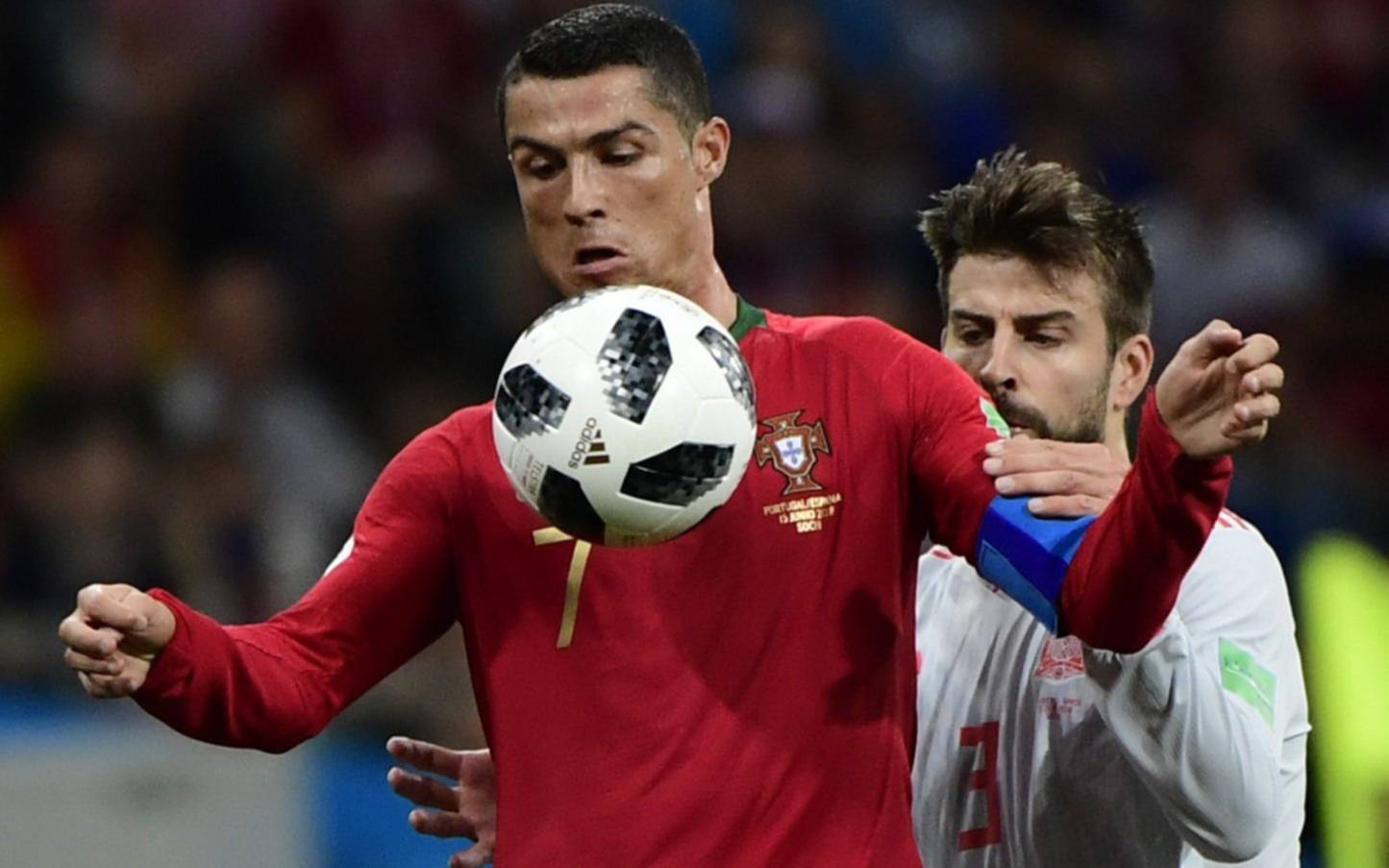 ¡Cristiano lo hizo! Metió un triplete y sobre el final le empató el clásico 3-3 a España
