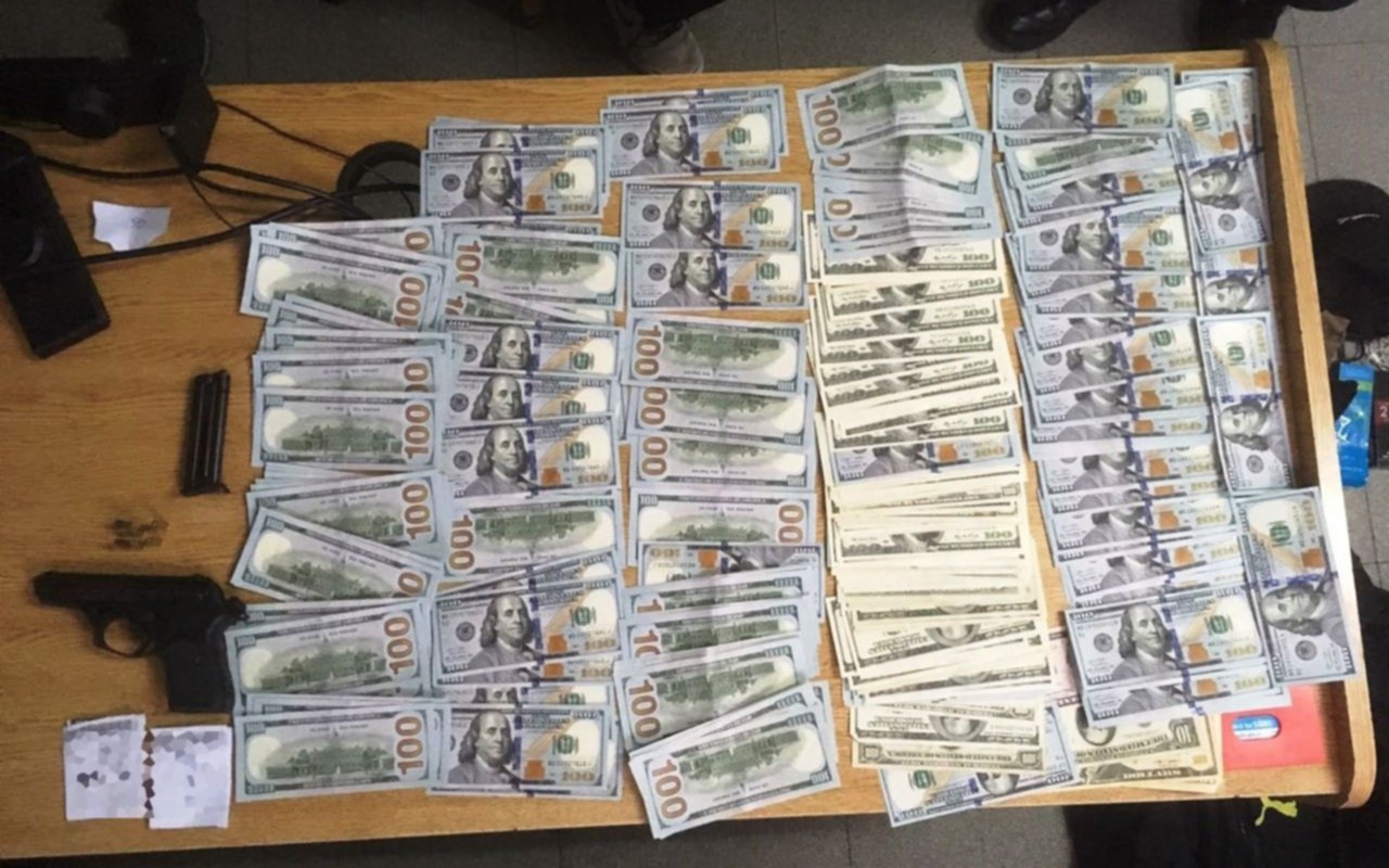 Un prófugo fue recapturado con 6 celulares, un arma y 32 mil dólares