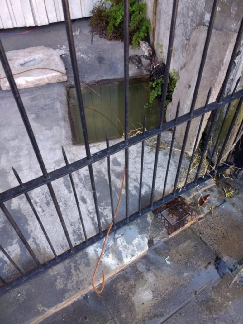 Desesperados por los desbordes cloacales