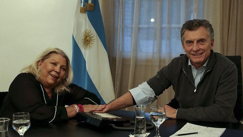 Carrió ratificó que “está al lado de Macri” y dijo que la economía “va por buen camino”