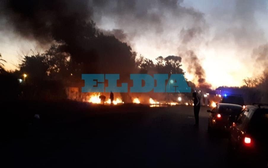 Tensión en la zona de Ruta 11 y 610 por un corte de tránsito