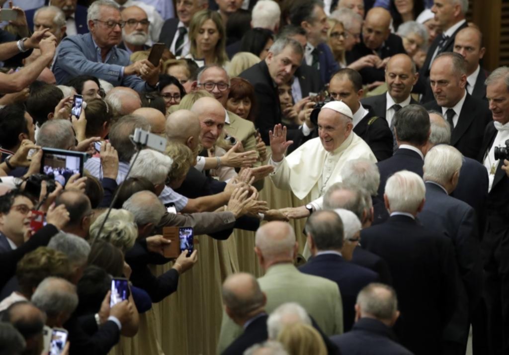 Para el Papa el aborto es como el nazismo, pero con guantes blancos