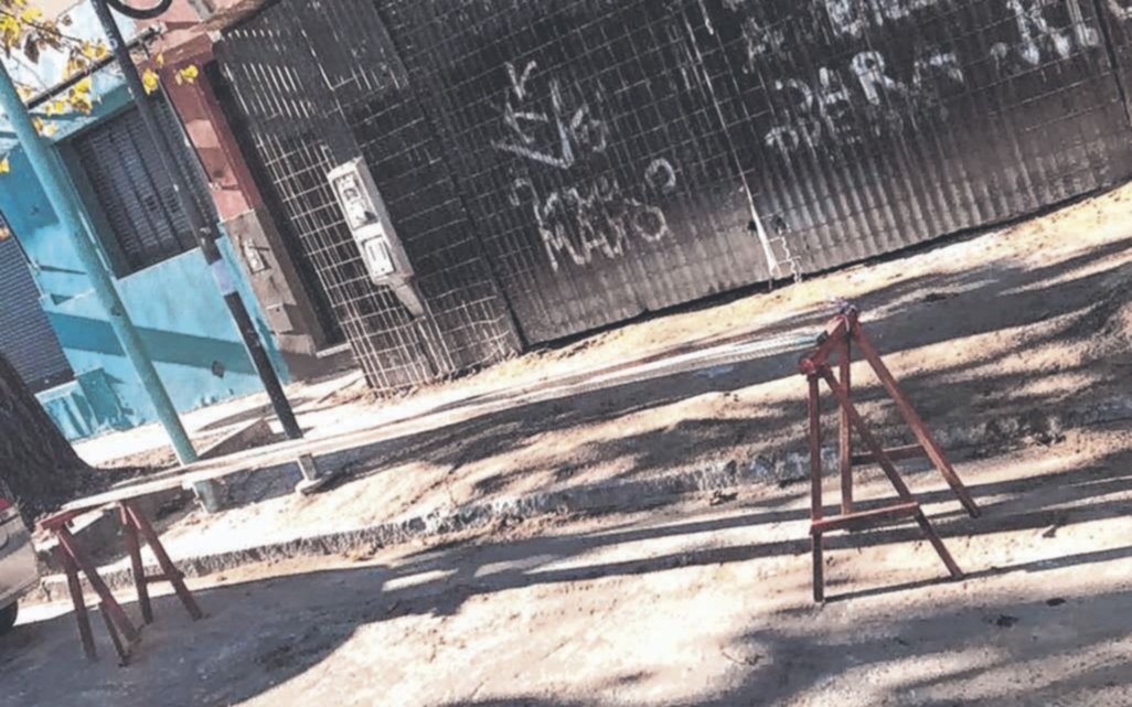 Se renuevan las quejas por la reserva ilegal de espacios para estacionar
