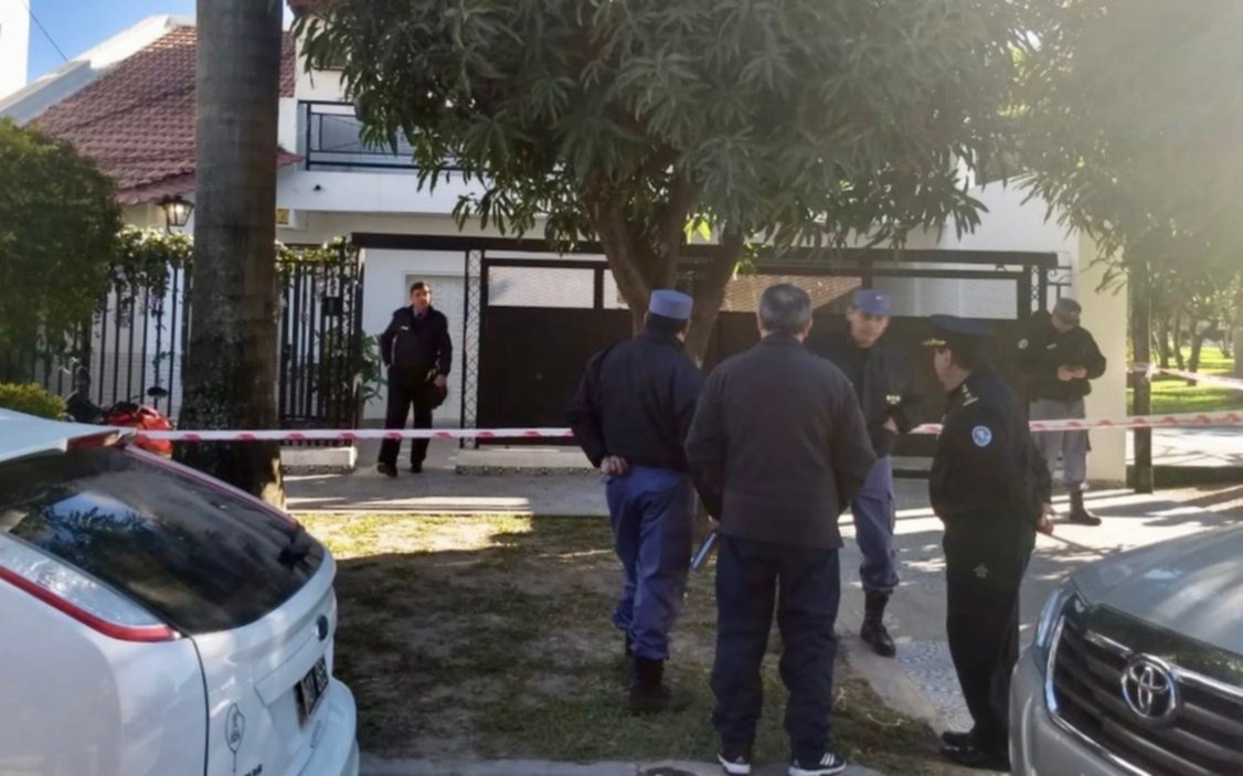 Según familiares, "anoche, Naidenoff, su hijo y su señora cenaron juntos y jugaron generala"