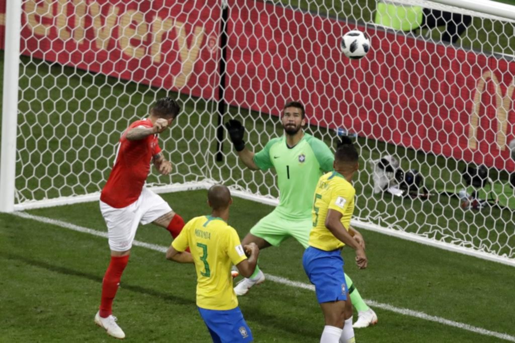 Brasil se quejó en FIFA del gol suizo, con falta previa