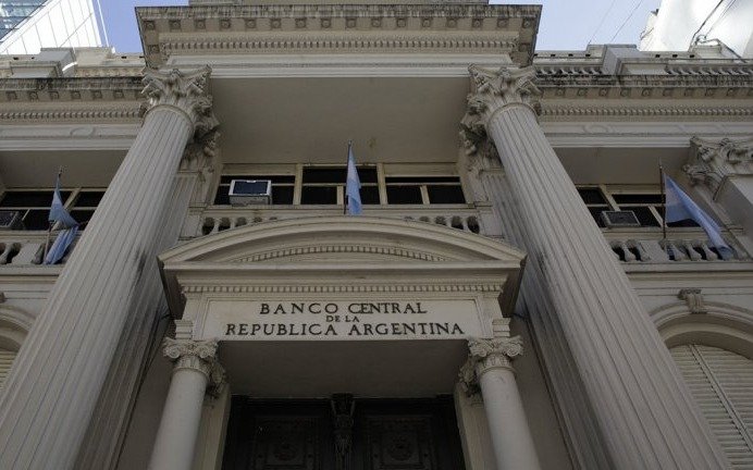 El Banco Central subió a 47% las tasas de las Lebac