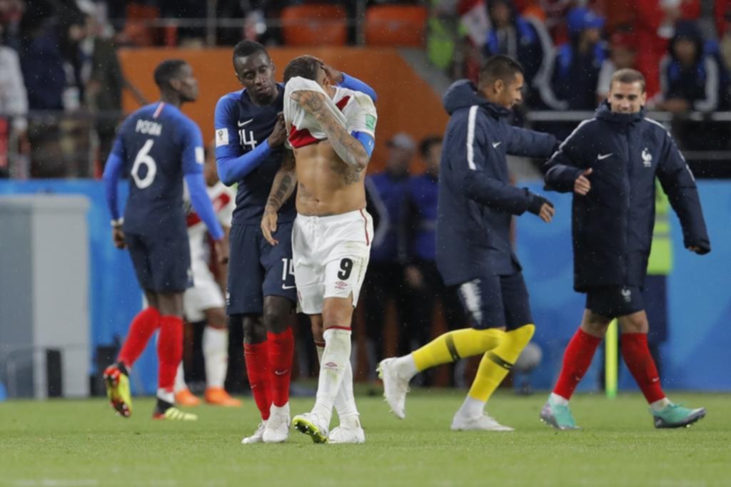 Francia sepultó las ilusiones de Perú y se clasificó a octavos