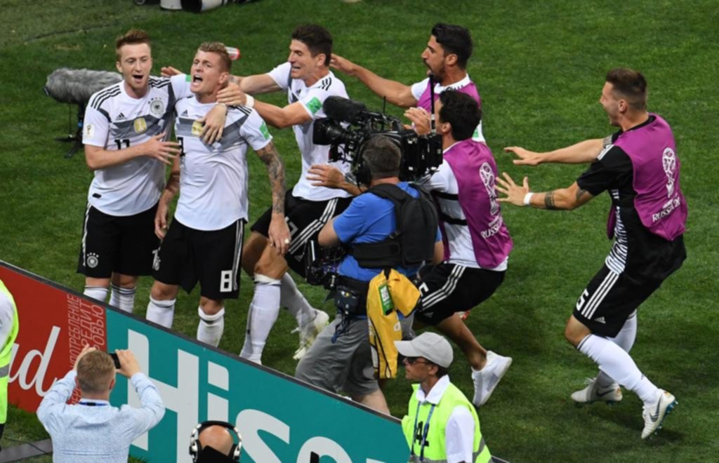 Alemania sacó a relucir el peso de su historia y ganó un partido clave