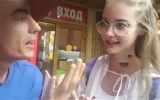 La joven acosada en Rusia habló: "No juzgo a un país por una mala persona"
