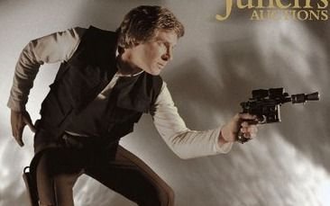 Subastan en más de medio millón de dólares la mítica arma de Han Solo