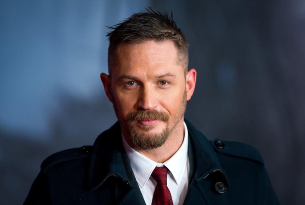 Las fichas de Pierce Brosnan ve a Tom Hardy como un futuro James Bond