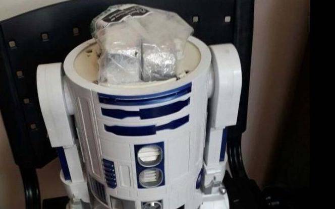 Secuestraron "Arturitos" de Star Wars repletos de cocaína 