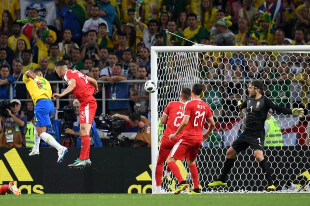 Brasil no quiso sorpresas, le ganó a Serbia, terminó primero y se medirá ante México