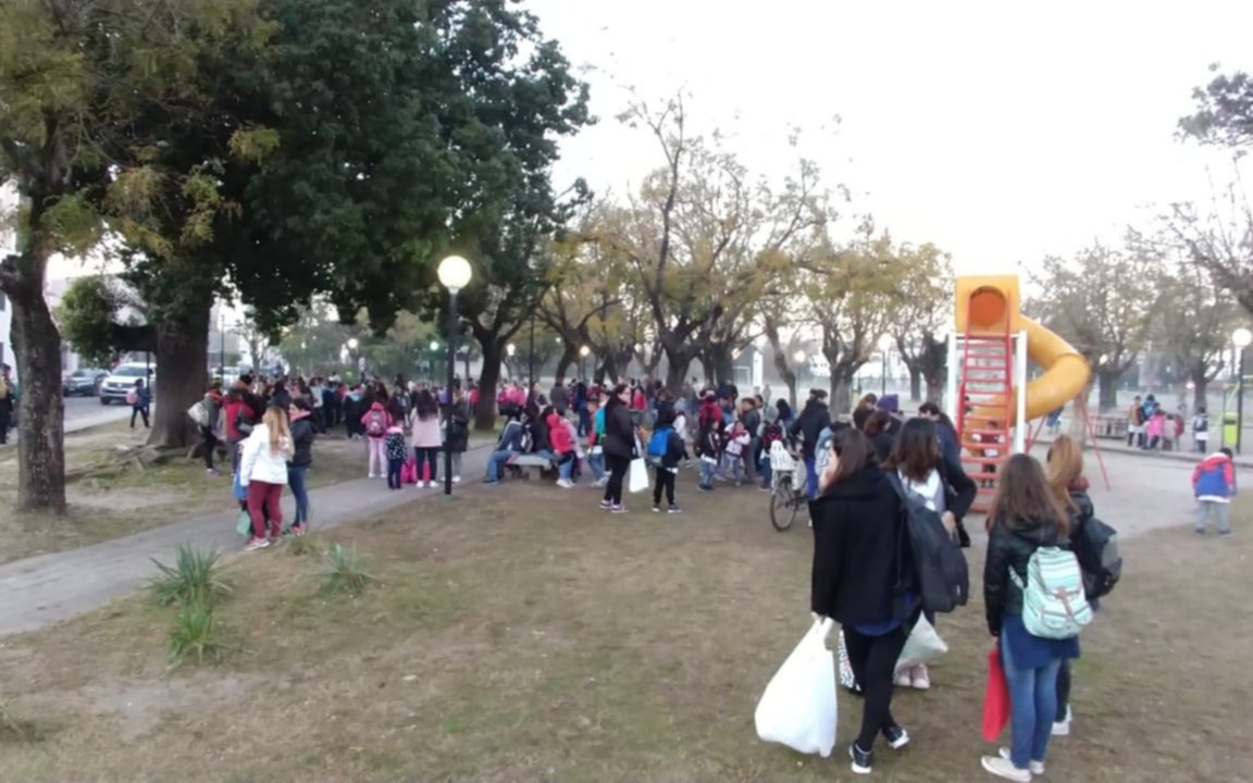 Insólito: dos amenazas de bomba en el mismo día en colegio platense