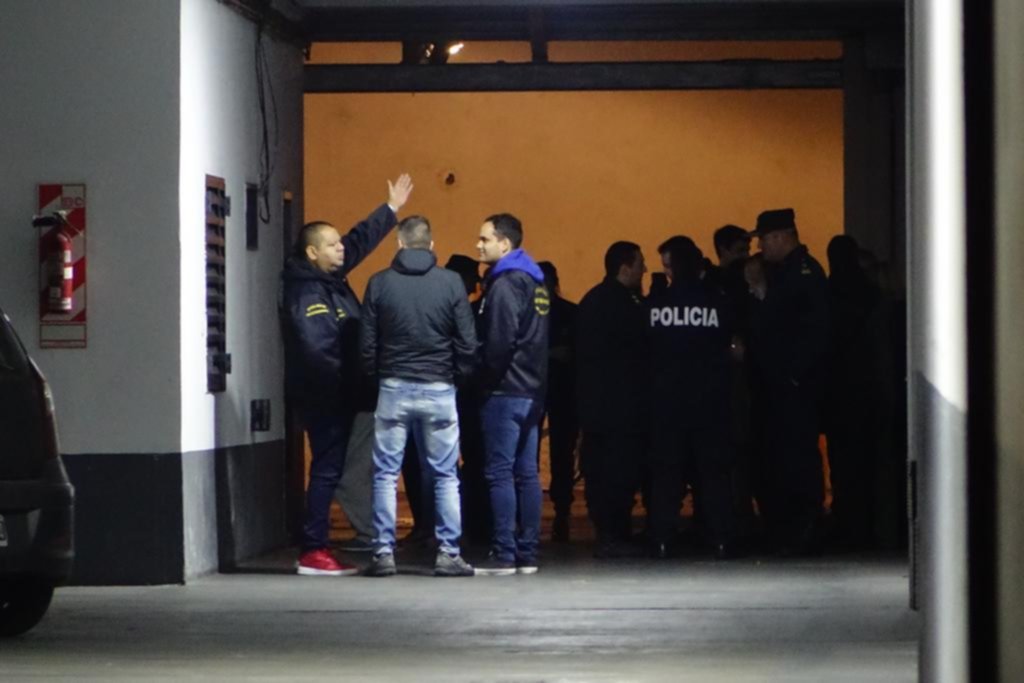 Protesta, allanamiento y otro alumno bajo sospecha por las amenazas de bomba sin fin