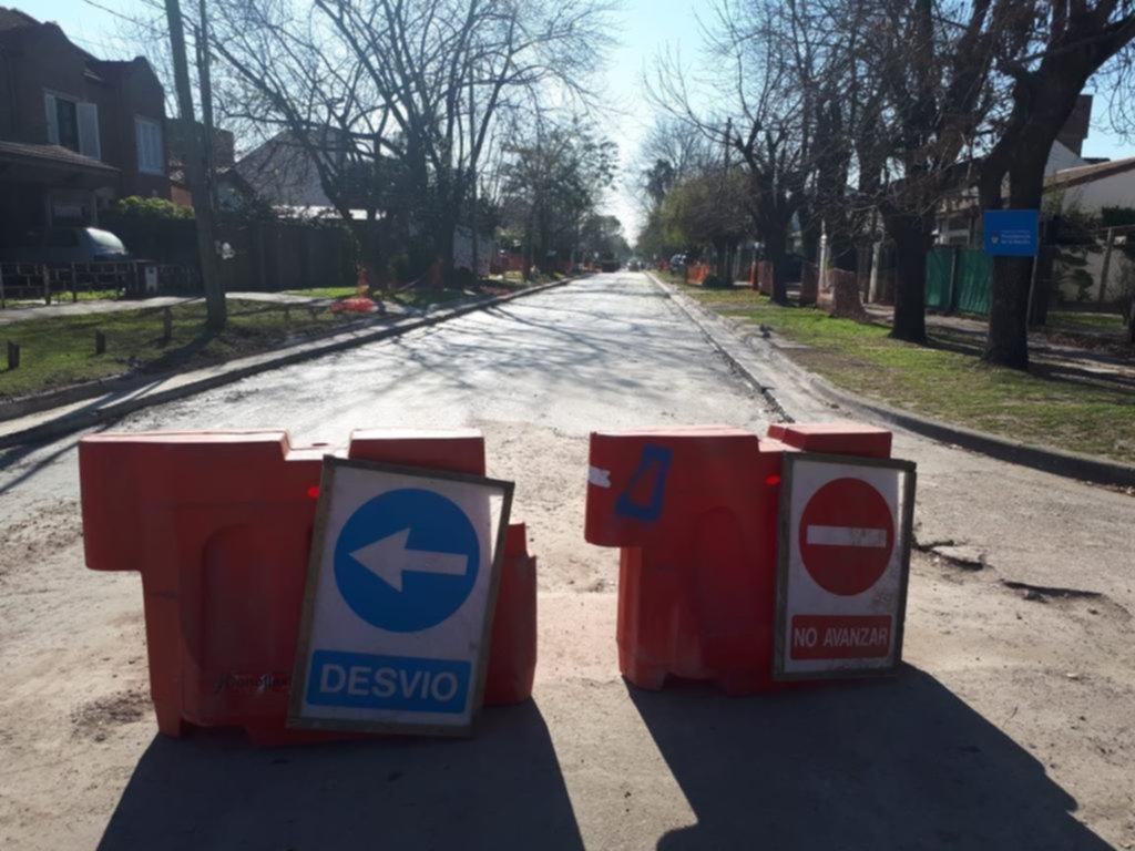 La calle Güemes, a media máquina por los arreglos