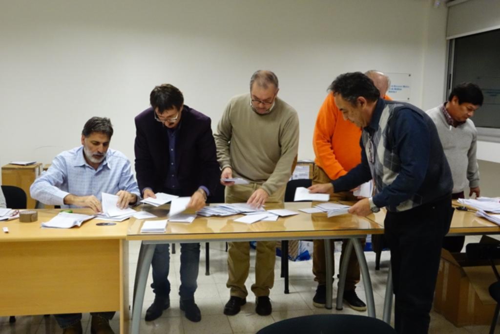 Voto a voto, se definía anoche la elección de los médicos