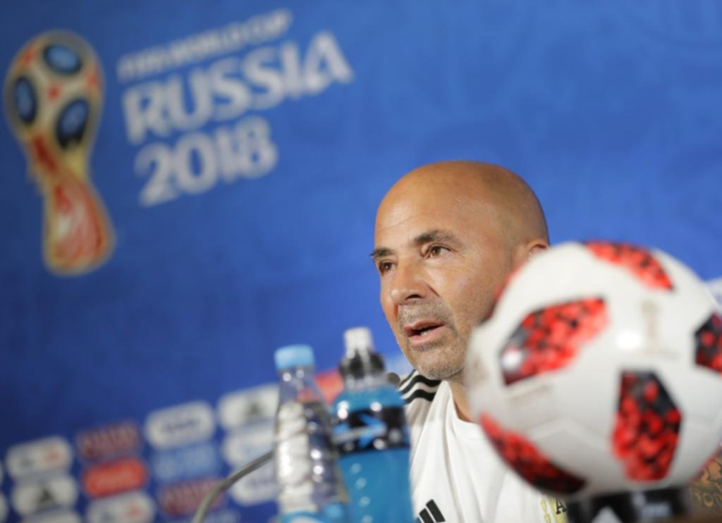 Sampaoli se vistió del Cholo Simeone:“Hay que jugar con el cuchillo entre los dientes”