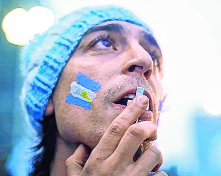 Los argentinos son los más cabuleros de América Latina