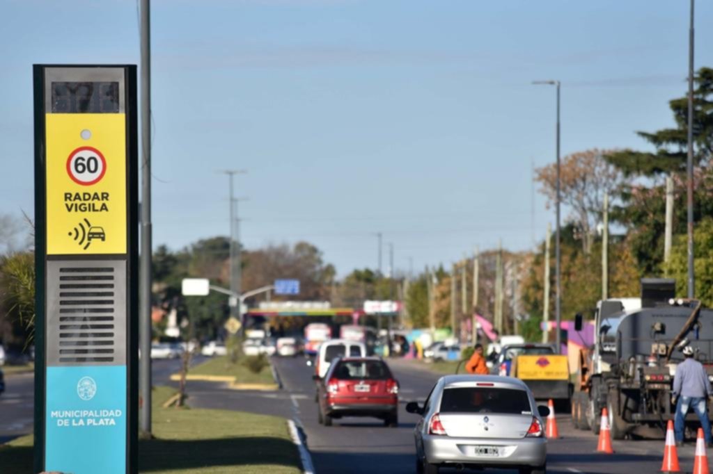 Avanzan con la instalación de los detectores de velocidad en las principales calles y avenidas