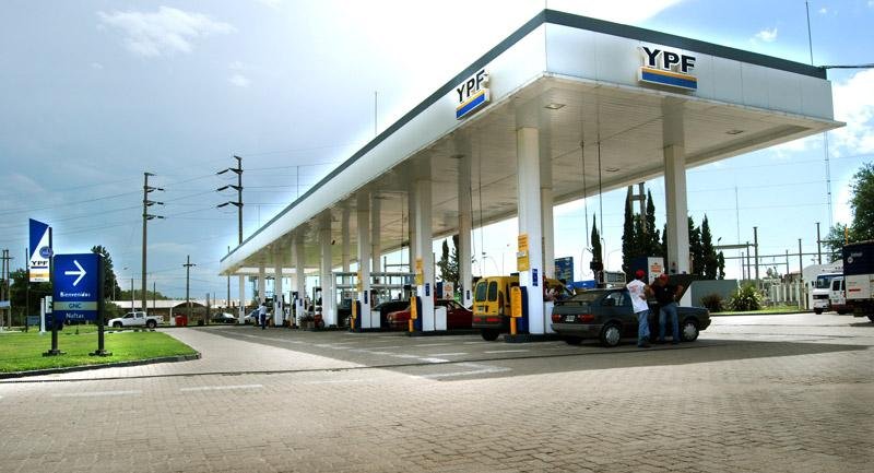 A partir de hoy, YPF aumenta 1,5% promedio el precio de sus combustibles