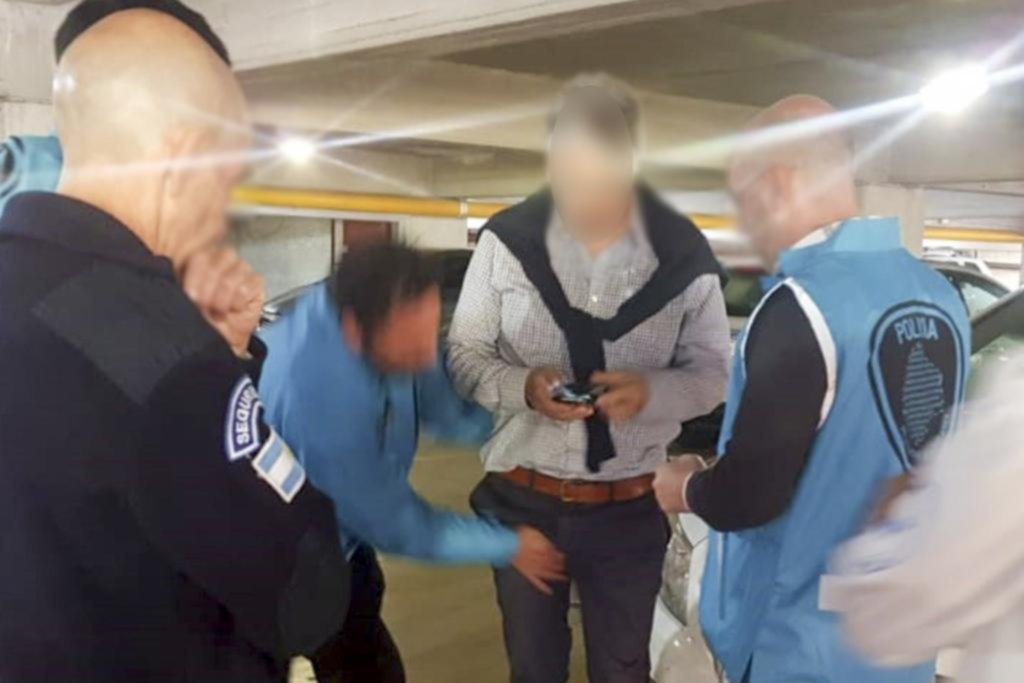 Investigan el destino de las fotos que el pediatra le tomó a dos nenas desnudas