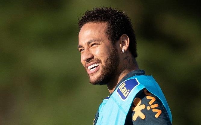 Denuncian a Neymar por violación