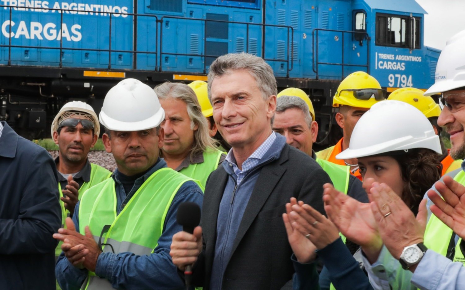 Macri destacó obras y dijo que  "el abandono ferroviario se acabó"
