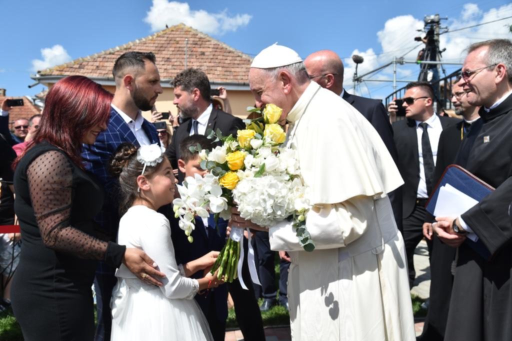 El Papa pide perdón a los gitanos por la segregación que sufrieron en Europa