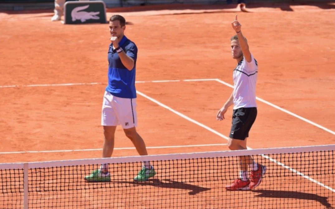 La dupla argentina dio el golpe en Roland Garros y se metió entre los cuatro mejores
