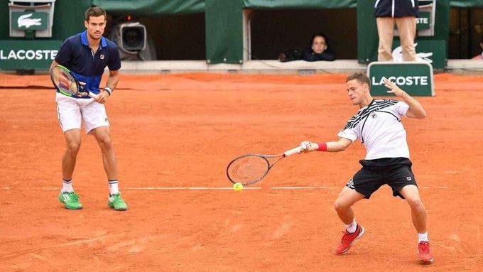 Pella y Schwartzman se dieron el gusto de clasificar a semifinales en dobles