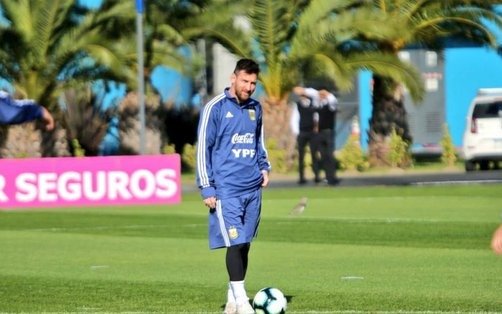 Scaloni juntó a Messi con Matías Suárez en la práctica del seleccionado