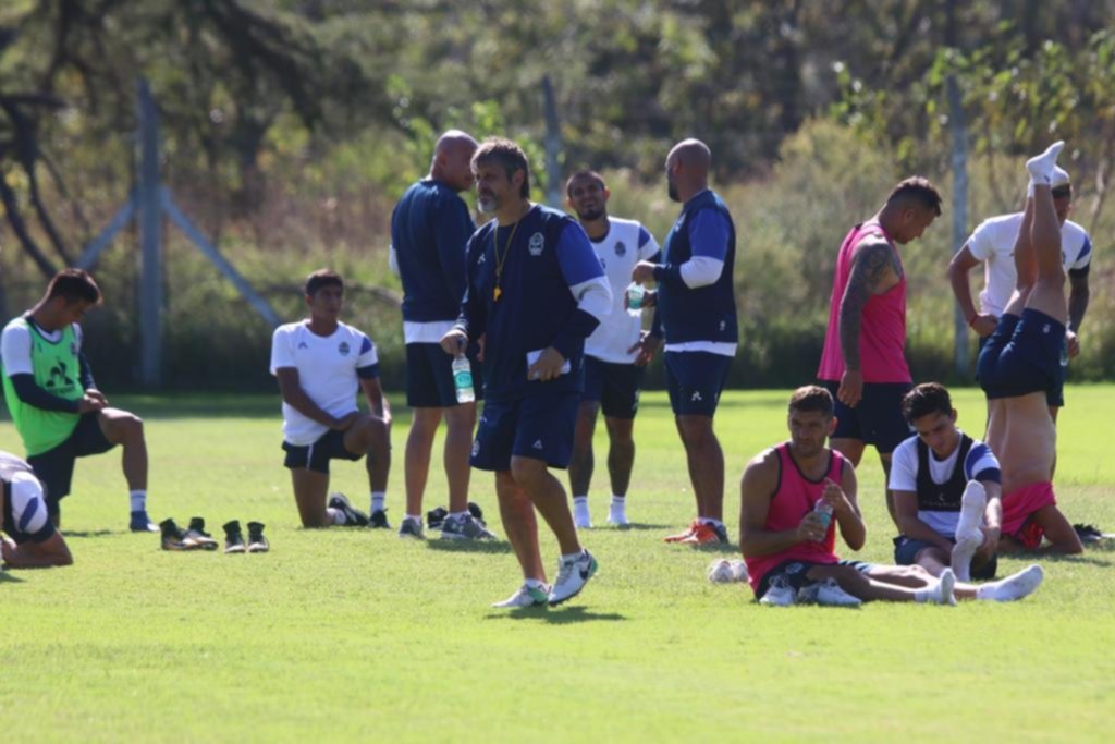 El Indio arma su Gimnasia: el esquema dependerá de los que lleguen y los que se queden