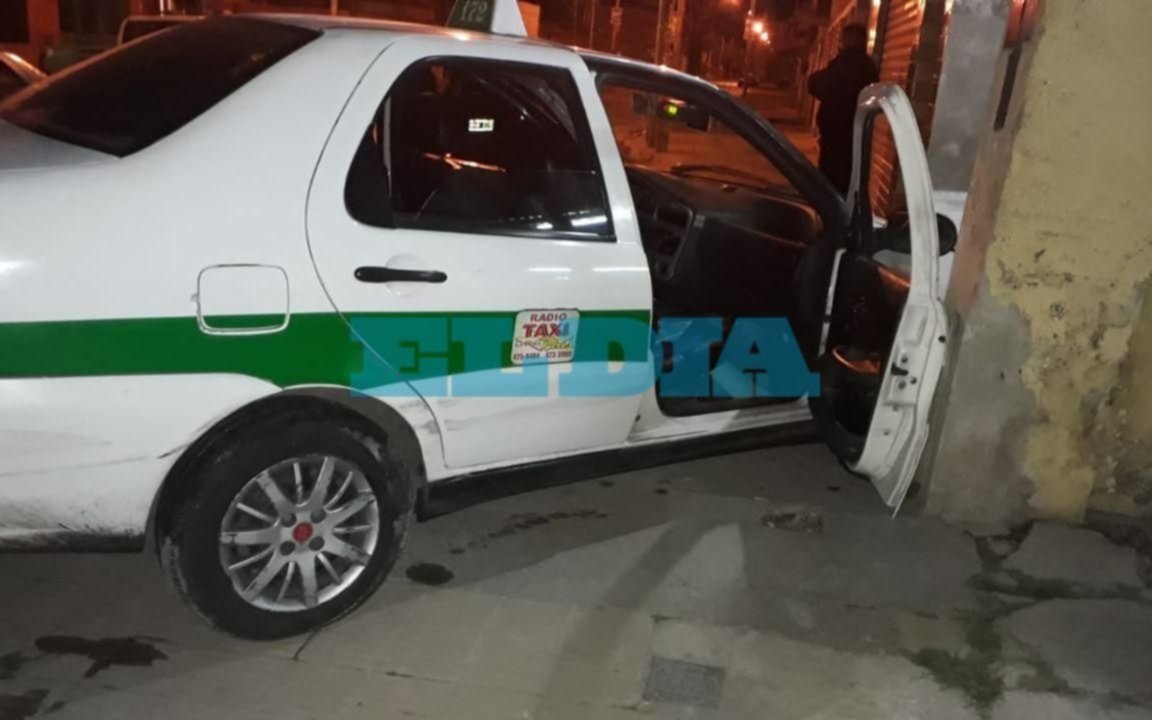 Una pesadilla: roban, encañonan, golpean y le chocan el auto a taxista platense