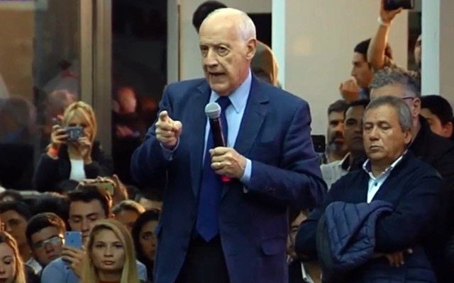 Lavagna habló sobre "poner en marcha la economía", al inaugurar su centro de campaña