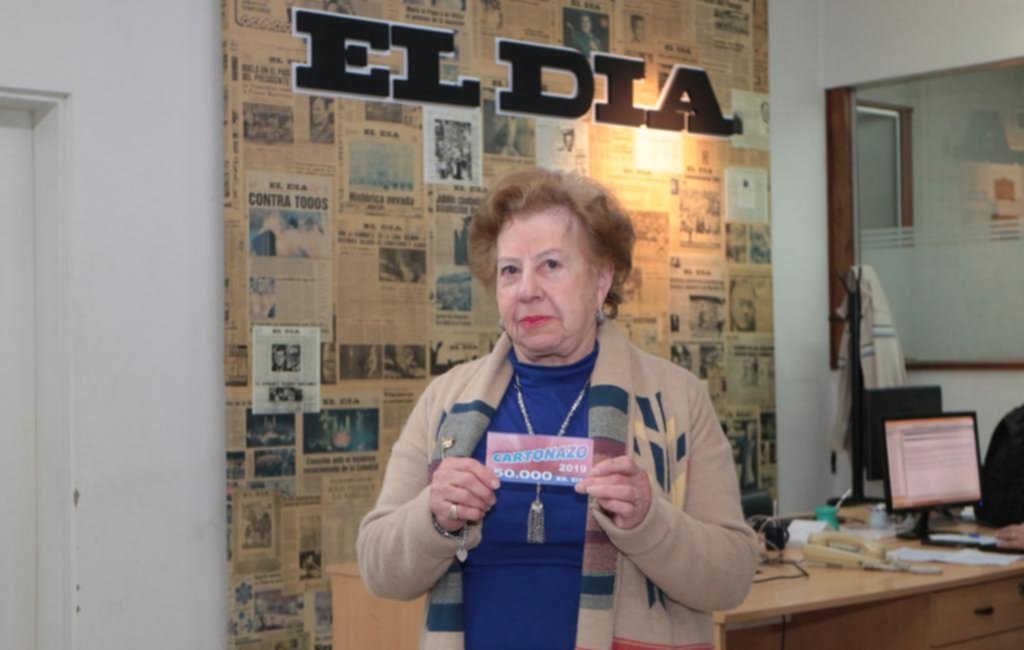 Una docente jubilada de Gonnet ganó por segunda vez el pozo del Cartonazo