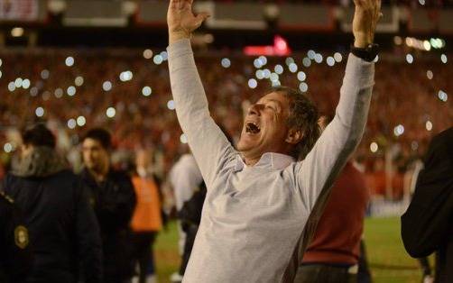 Independiente oficializó la salida de Holan: "Dos años y medio, muchas alegrías"