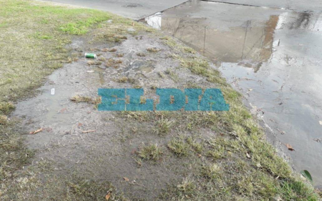 Queja por pérdida de agua en 19 y 36