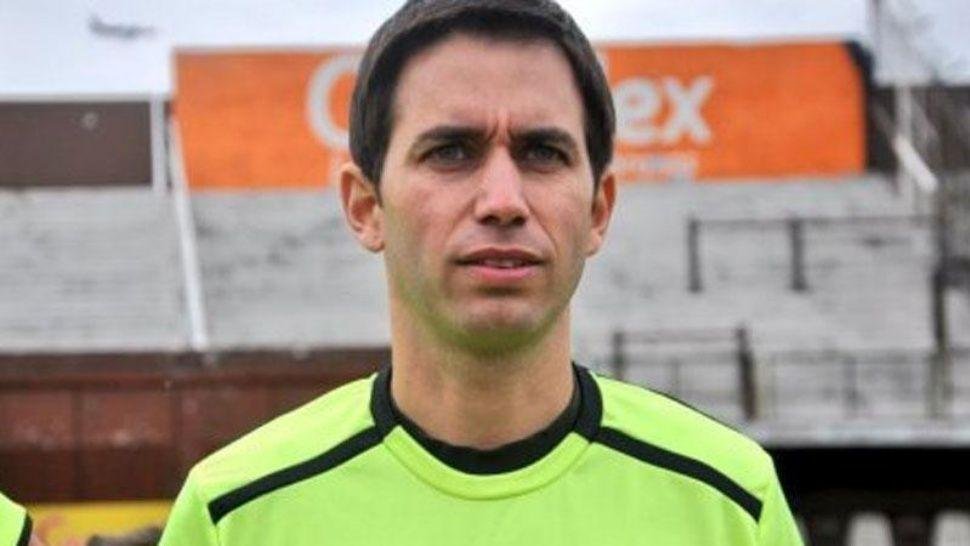 Detienen al ex árbitro Bustos por nuevos casos de acoso