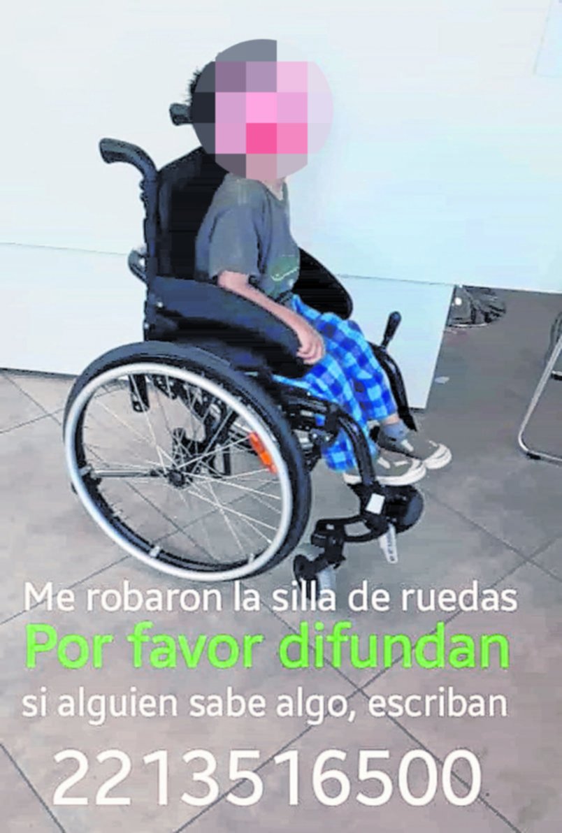 Robaron la valiosa silla de ruedas de un nene de 6 años y piden que se la devuelvan