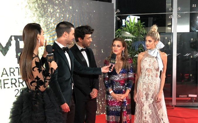 Moda y humor en la previa de los premios a lo mejor de la televisión