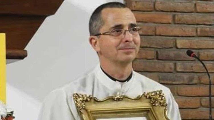 Conmoción por el crimen de un diácono: lo hallaron apuñalado y envuelto en una sábana