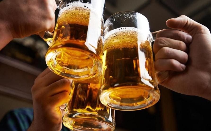 Uno de cada tres jóvenes consumió exceso de alcohol en mayo en la Provincia
