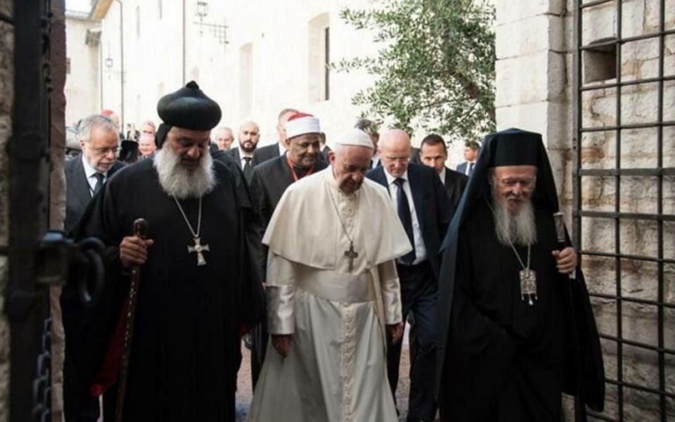 El patriarca de la iglesia Siriano Ortodoxa Ignacio Afrem II llega al país