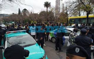 Tensión en la Plaza San Martín con los vendedores ambulantes